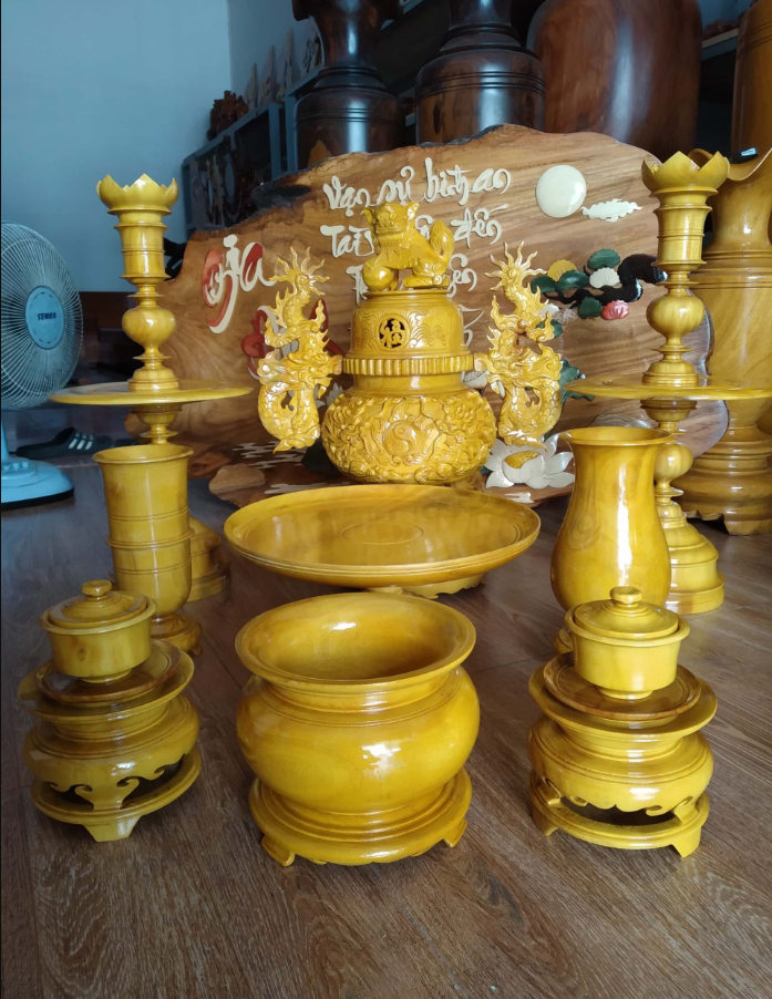Gỗ mít có hương thơm dịu nhẹ bền lâu và ít bị mối mọt